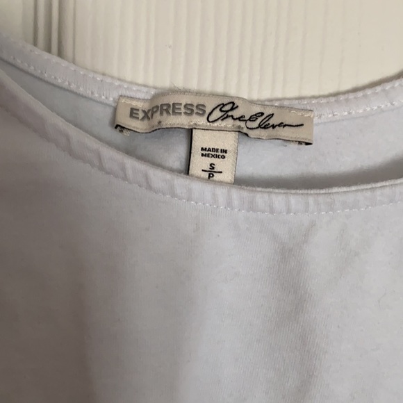 Express Crop Top - Picture 2 of 4